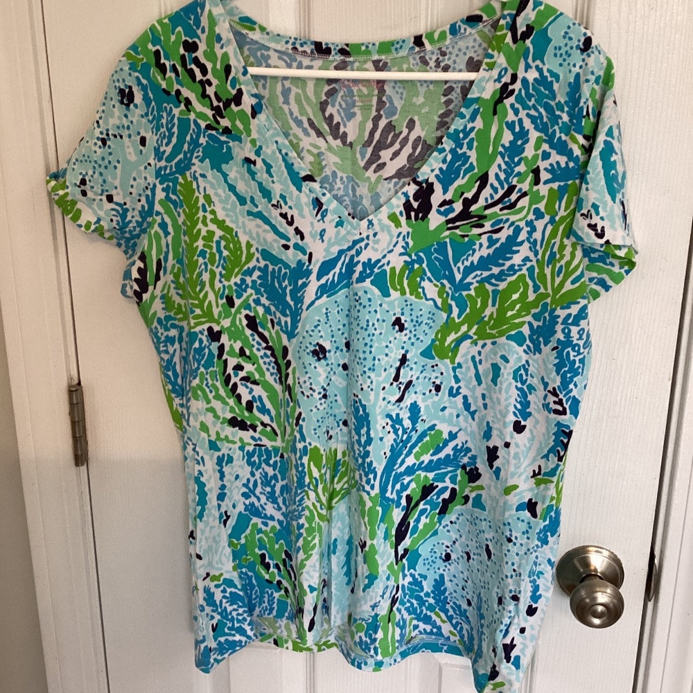 Lilly Pulitzer tee shirt